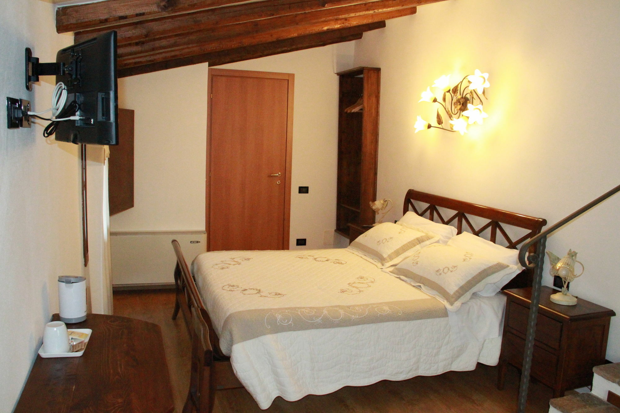 Borghetto Airport/Hospital Bed & Breakfast Bergamo Bagian luar foto